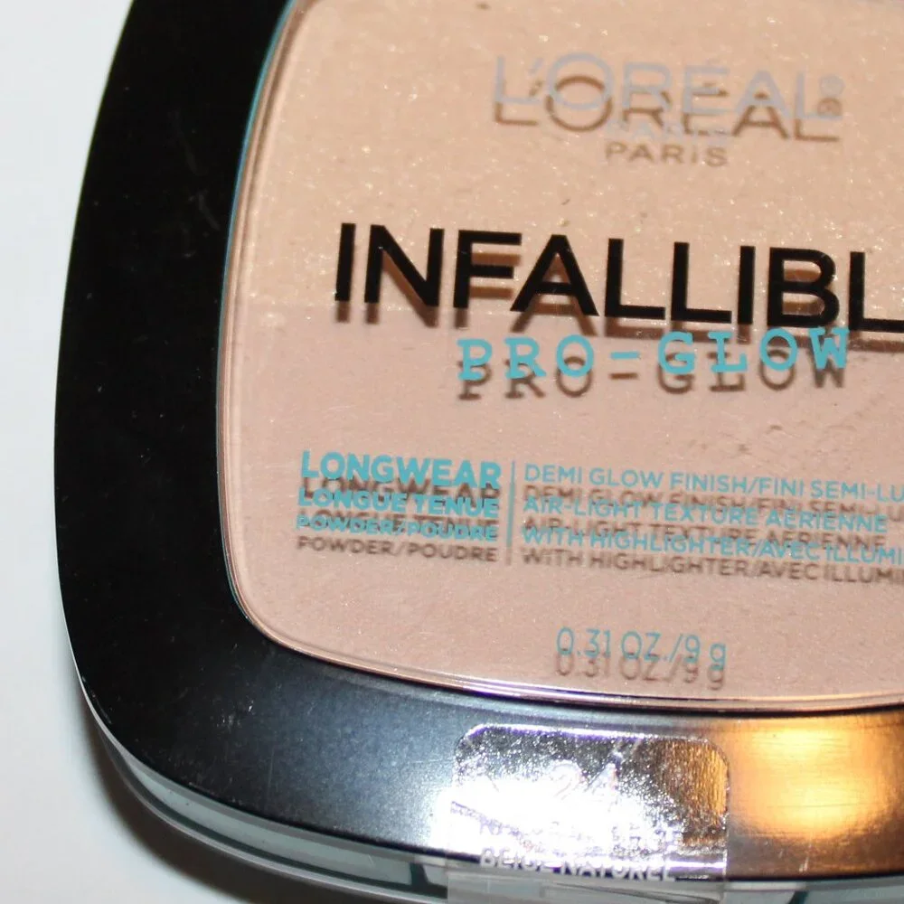 L'oreal Infallible Pro Glo Natural Beige .31-ounce Lasting Glow Powder Makeup